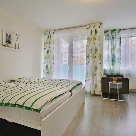 Nice And Refreshing Flat In Praha Bagian luar foto