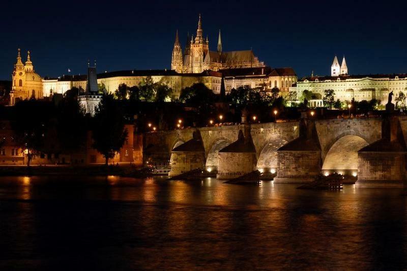Nice And Refreshing Flat In Praha Bagian luar foto