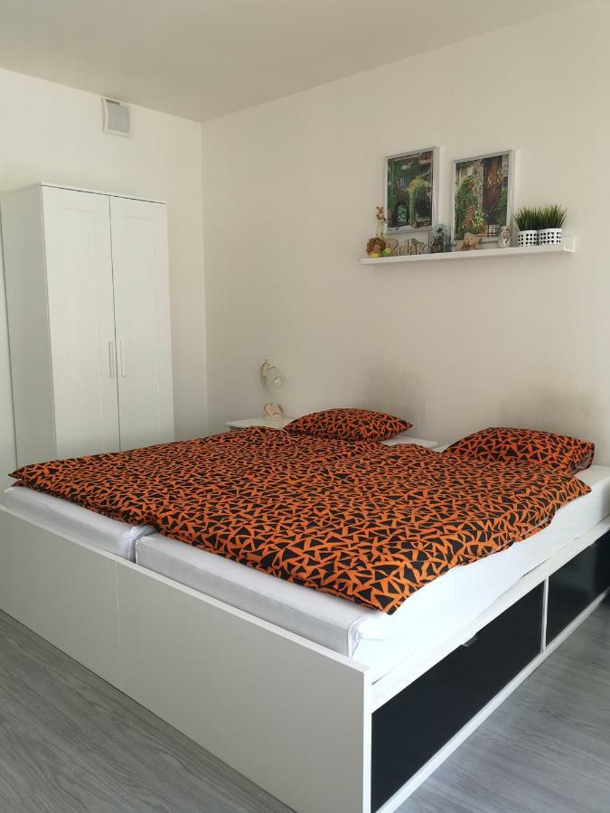 Nice And Refreshing Flat In Praha Bagian luar foto